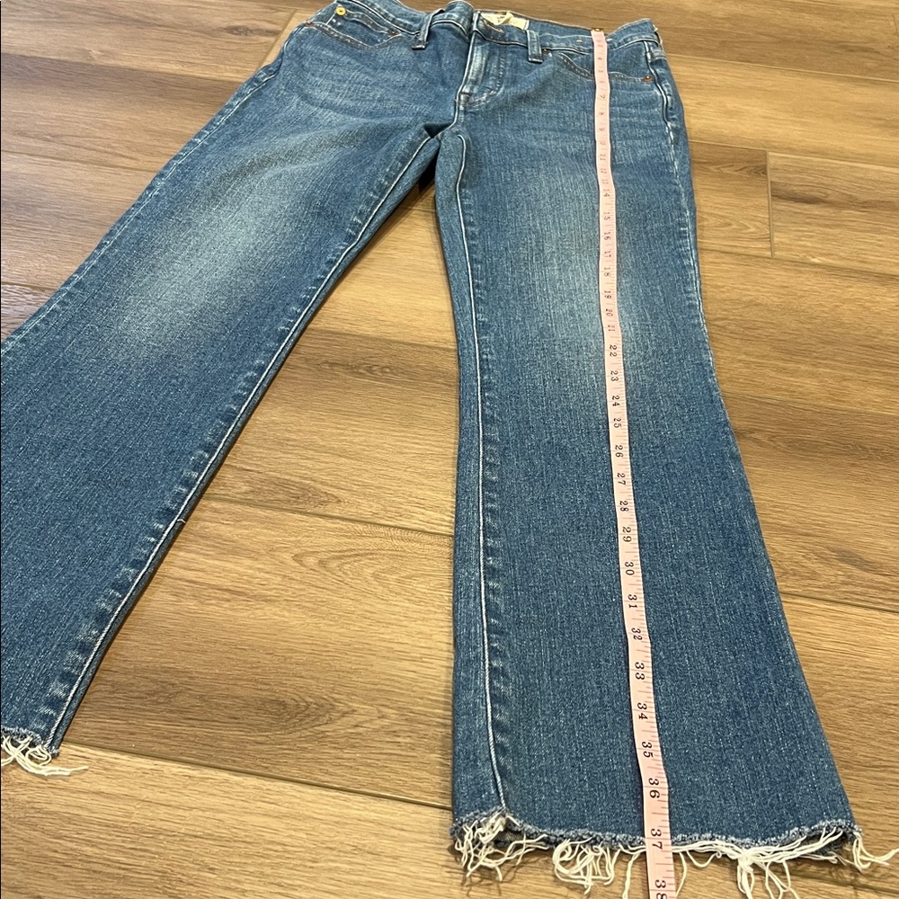 Madewell Mid-Rise Kick Out Jeans Frayed Cuffs Size 25 Waist Flare Cropped - Picture 3 of 14